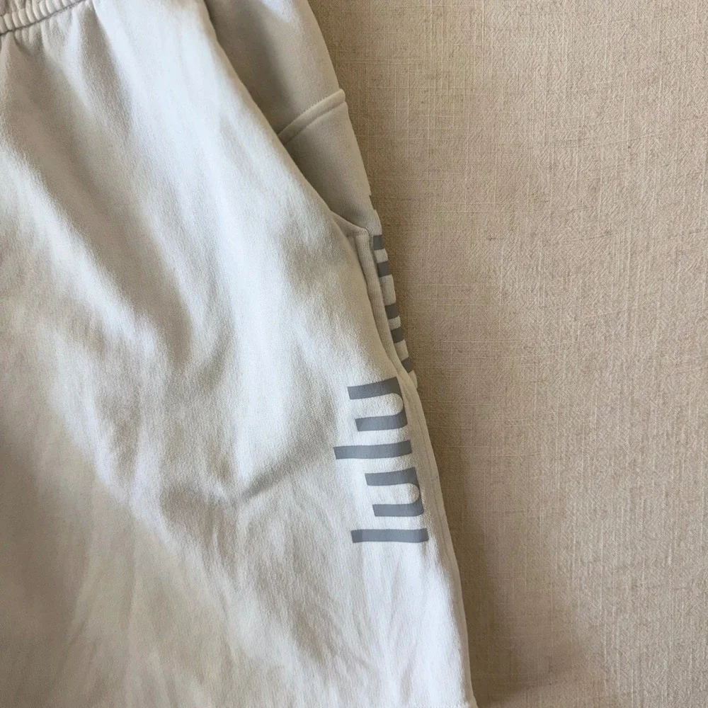 Lululemon Loungeful High-Rise Shorts Womens Size 8 Bone White Fleece